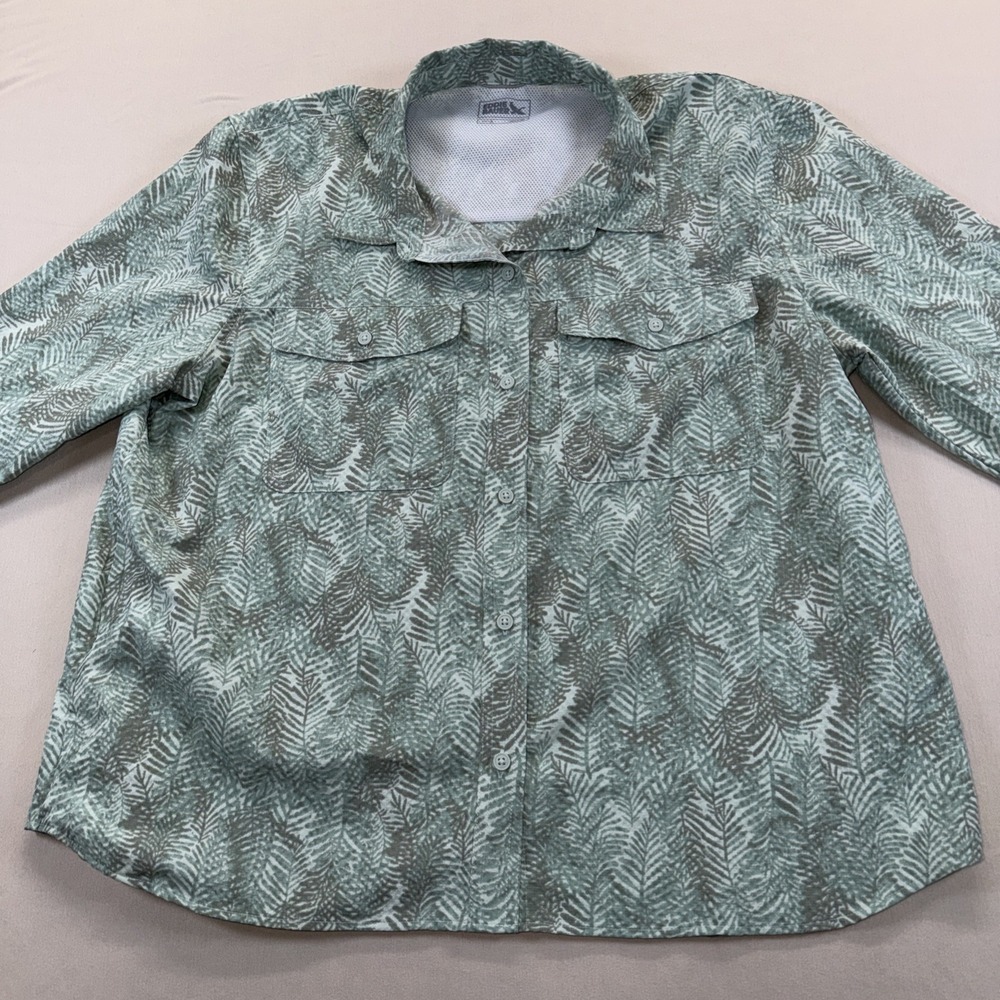 Eddie Bauer Homeycomb vented fishing/outdoor Shirt